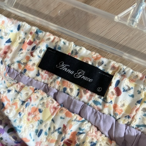 Eyelet Two Piece Short Set - Picture 7 of 8